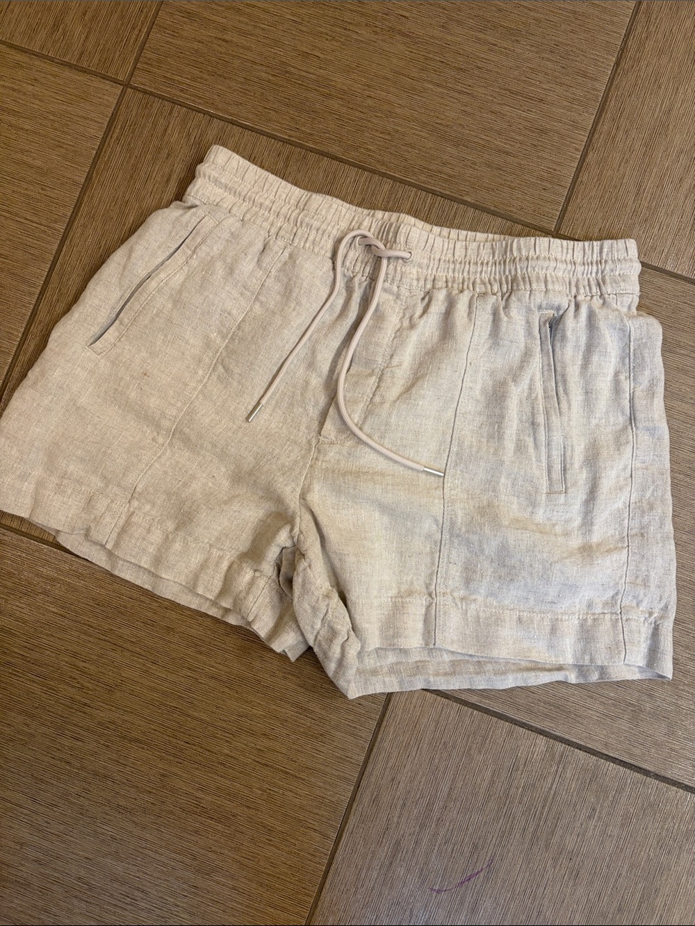 Athleta Retreat Linen Mid Rise 4” Shorts
